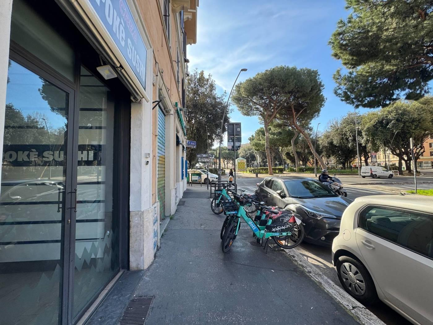 Affittasi Negozio, IMMOBILE COMMERCIALE IN LOCAZIONE - VIA APPIA NUOVA ...