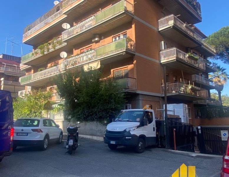 negozio in affitto a Roma